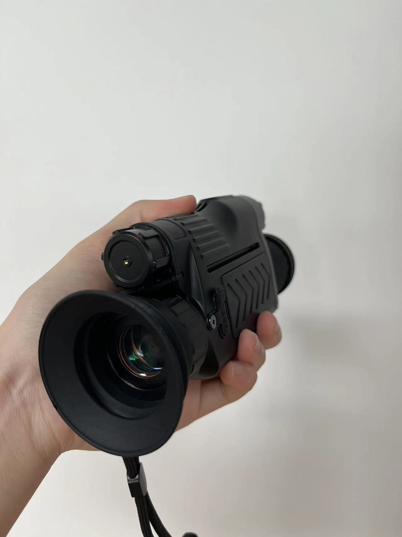 กล้องมองกลางคืนแบบมองเห็นในที่ - Thermal Night Vision Monocular บทวิจารณ์และราคา